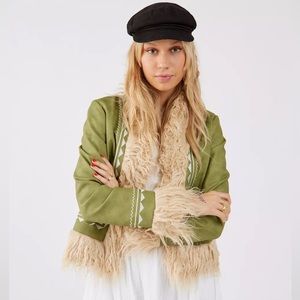New Women’s Leanne Faux Fur Trim Jacket By Urban Outfitters!!🔥🔥🔥